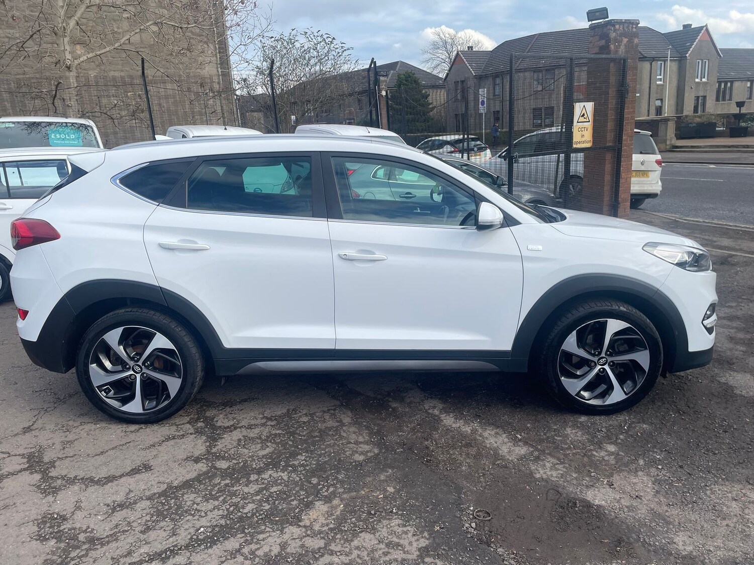 Used Hyundai TUCSON 2017 for sale - 77810323: Photo 3