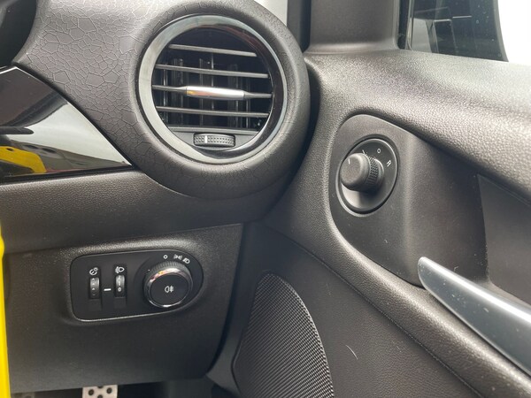 Used Vauxhall ADAM 2017 for sale - 75610538: Photo 15
