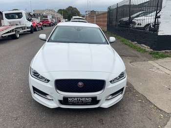 Used Jaguar XE 2017 for sale - 76203669: Photo 2