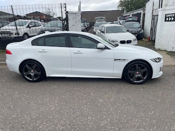 Used Jaguar XE 2017 for sale - 76203669: Photo 3