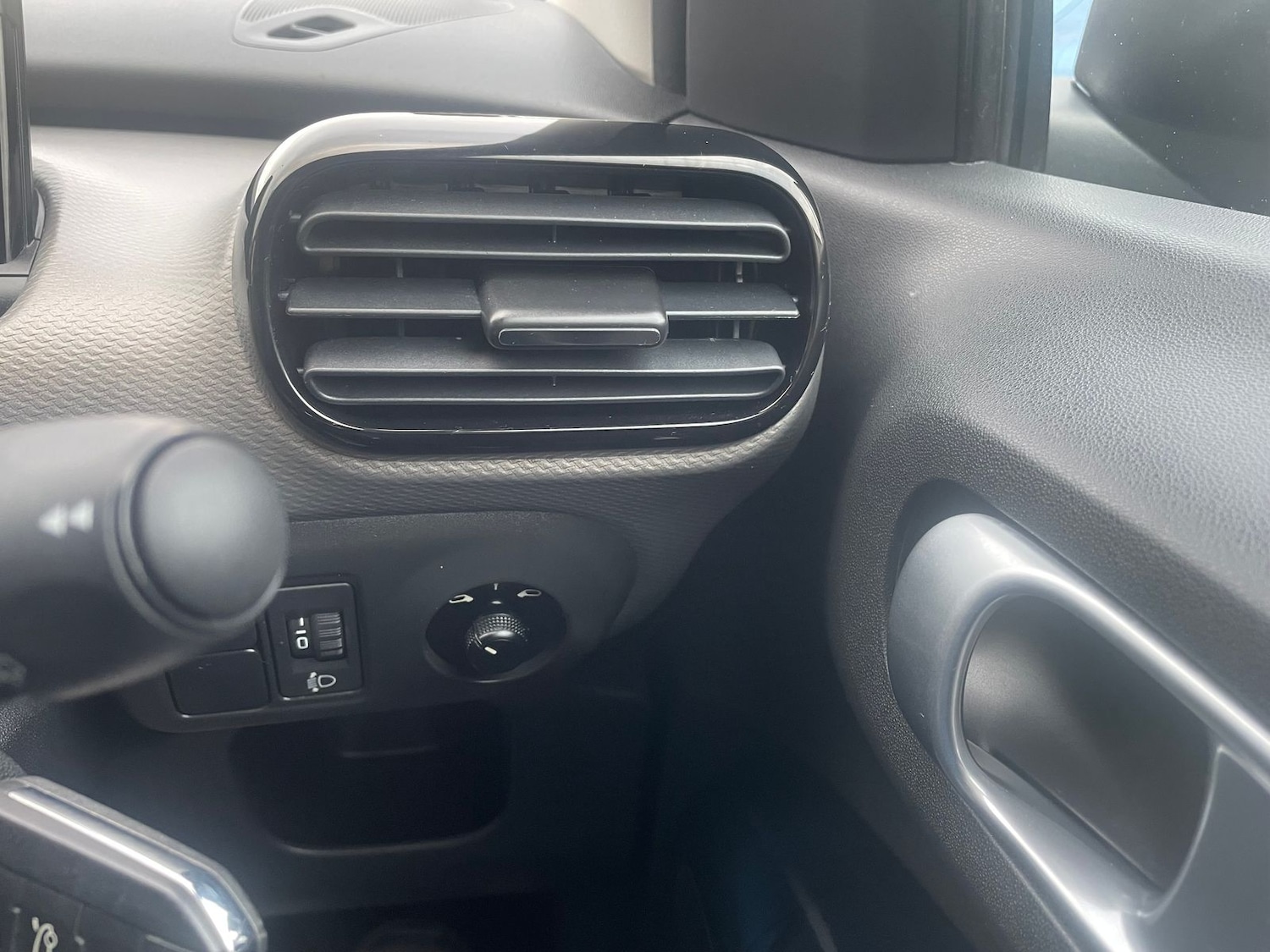 Used Citroen C4 Cactus 2017 for sale - 77196765: Photo 20