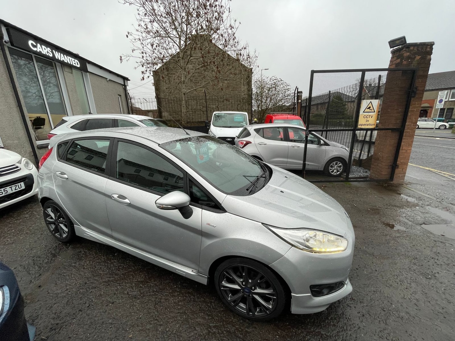 Used Ford Fiesta 2016 for sale - 76574957: Photo 3