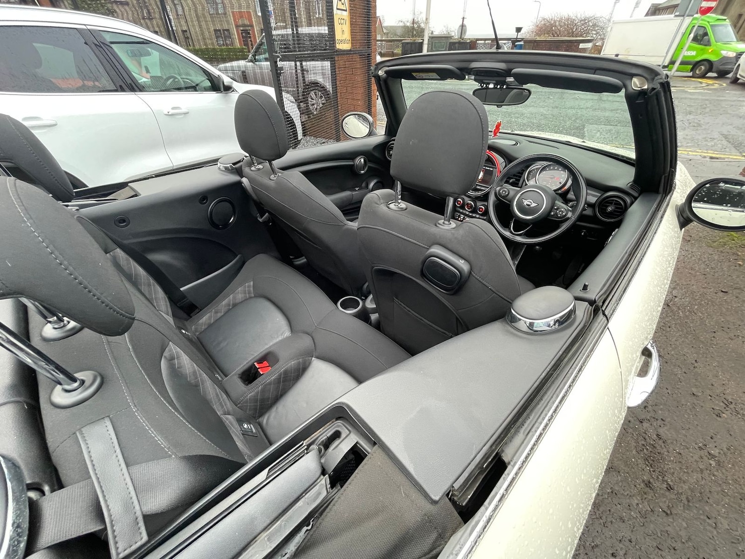 Used MINI Convertible 2018 for sale - 76539734: Photo 28