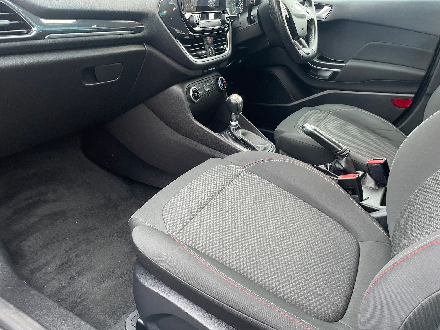 Used Ford Fiesta 2018 for sale - 76574940: Photo 9