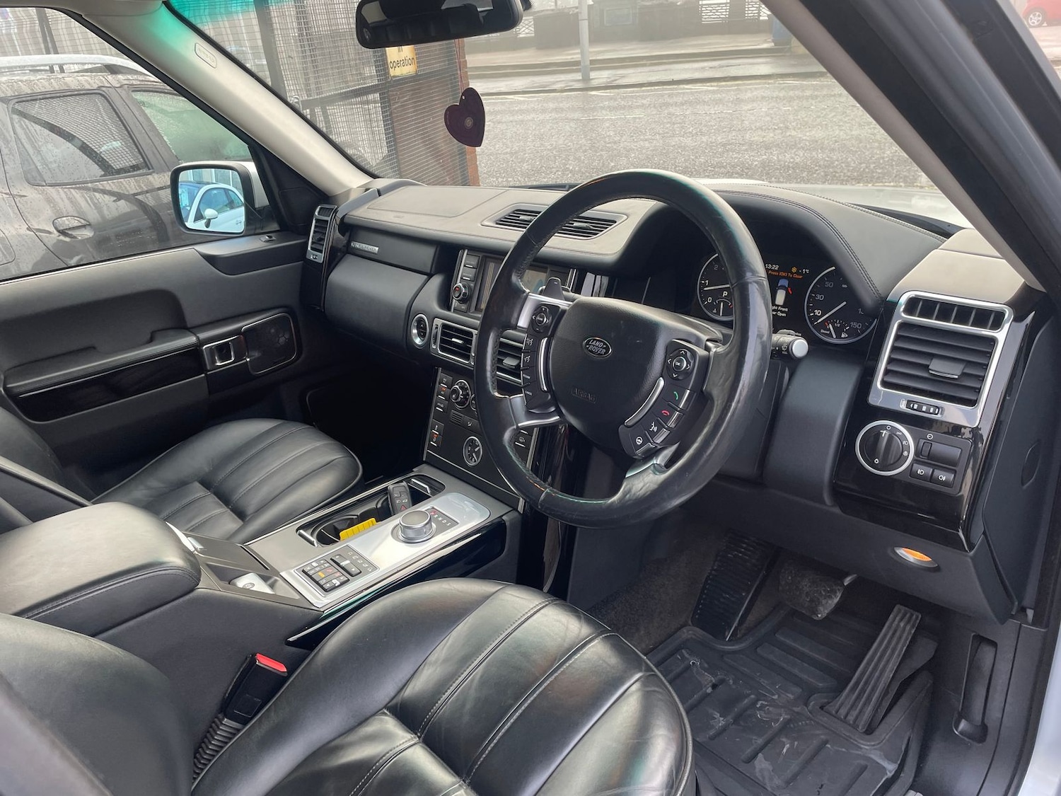 Used Land Rover Range Rover 2011 for sale - 77145915: Photo 13