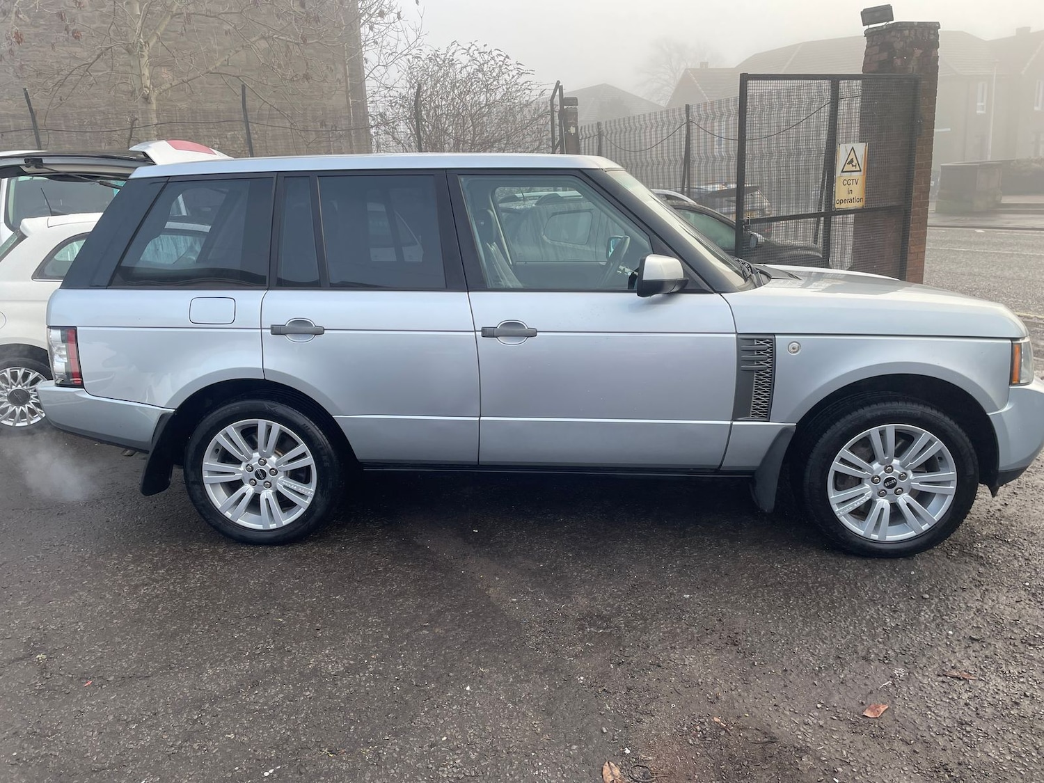 Used Land Rover Range Rover 2011 for sale - 77145915: Photo 2