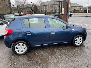 Used Dacia Sandero 2016 for sale - 77442723: Photo