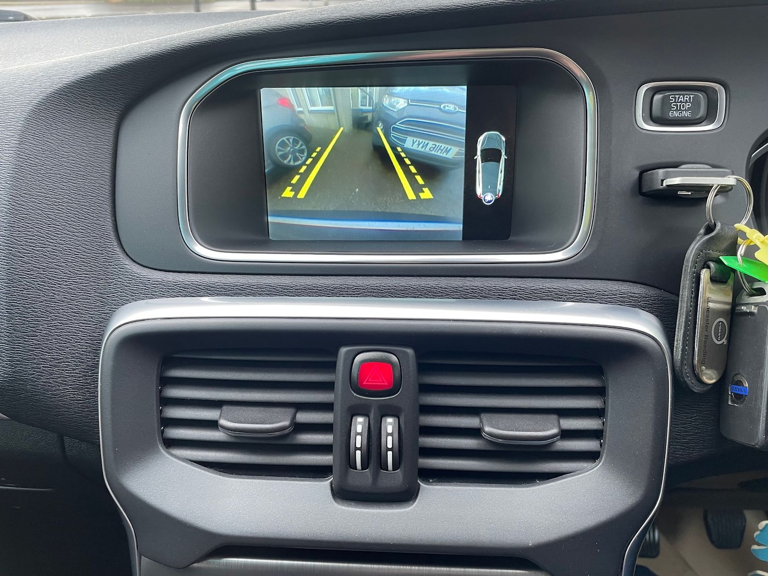 Used Volvo V40 2016 for sale - 76842231: Photo 17