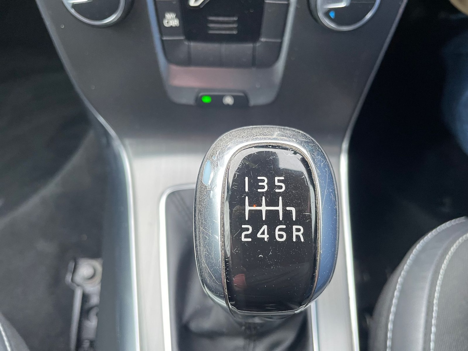 Used Volvo V40 2016 for sale - 76842231: Photo 20