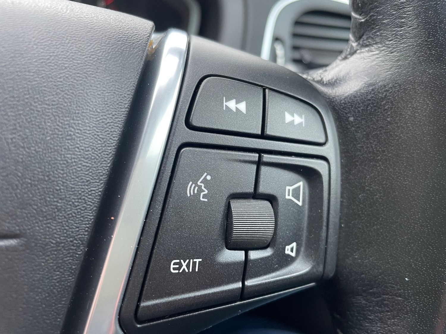 Used Volvo V40 2016 for sale - 76842231: Photo 22