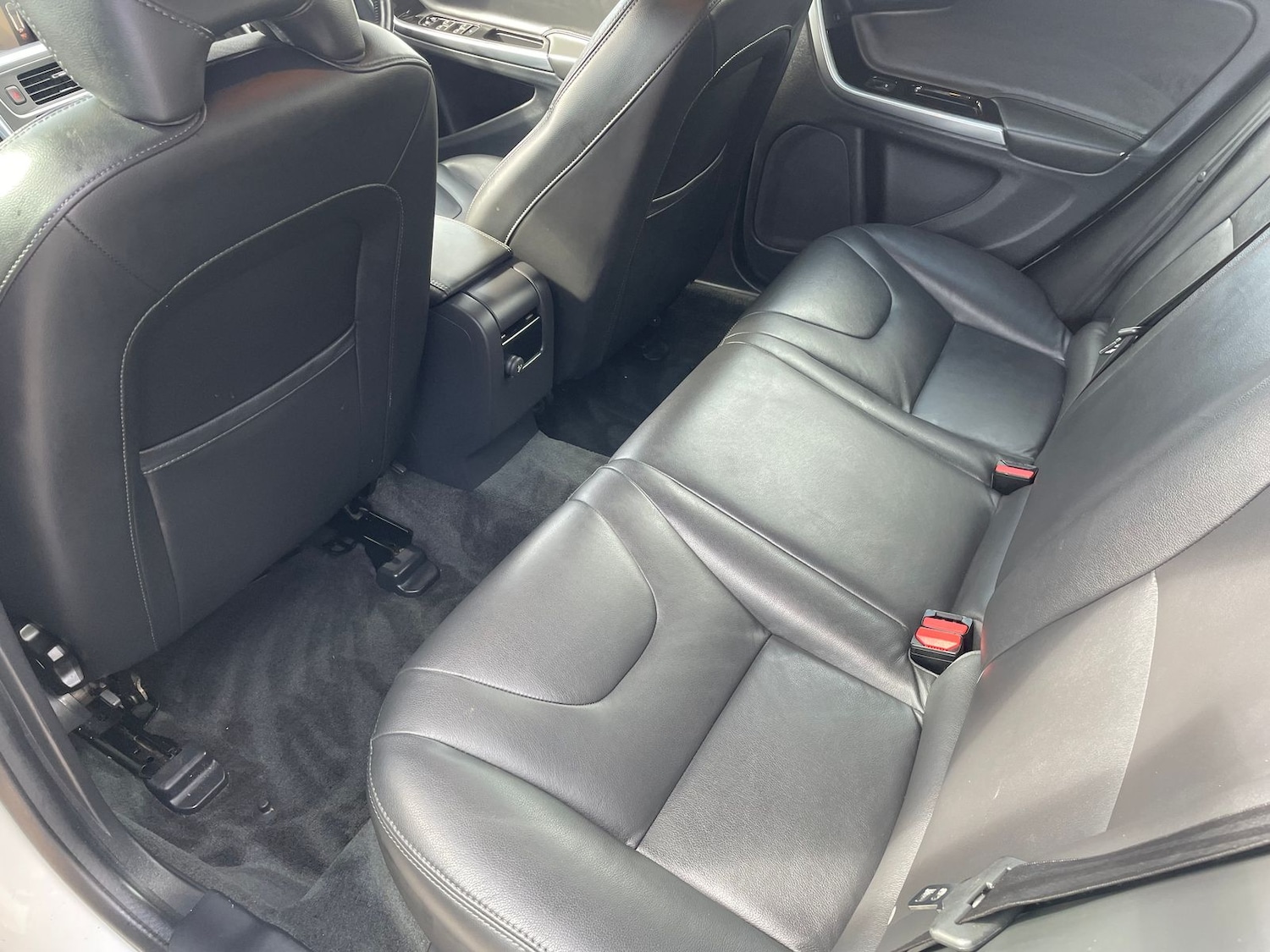 Used Volvo V60 2017 for sale - 78049915: Photo 10