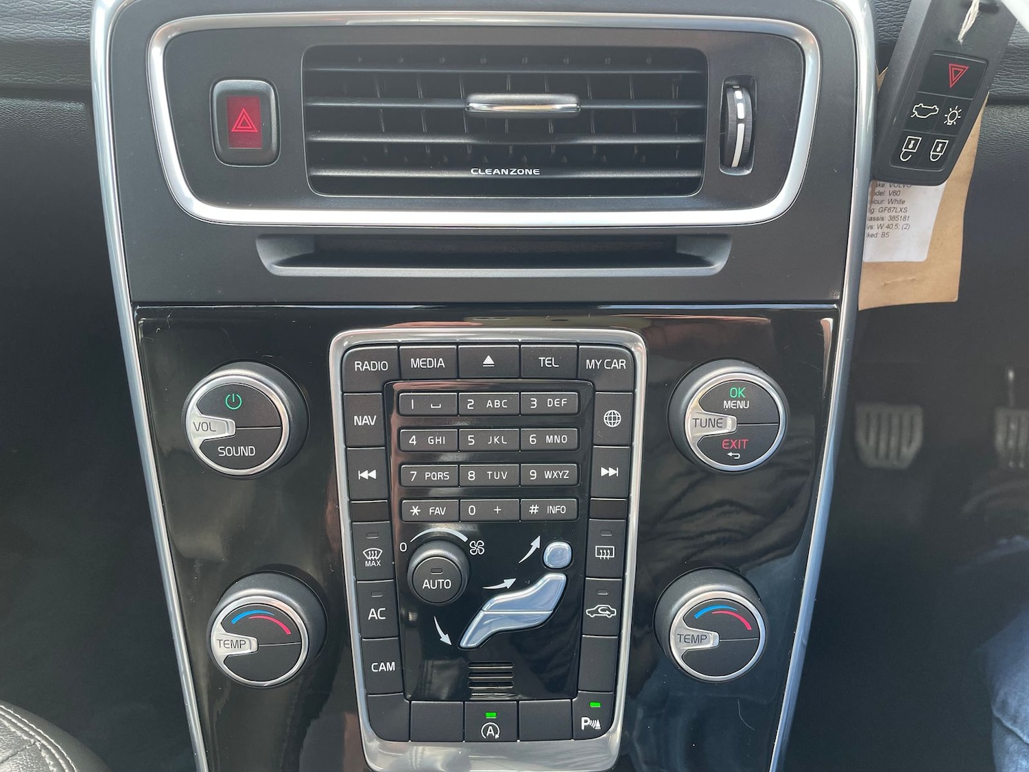 Used Volvo V60 2017 for sale - 78049915: Photo 18