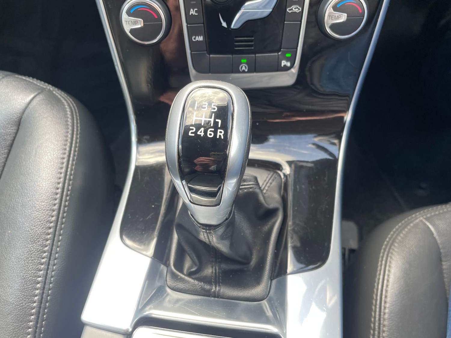 Used Volvo V60 2017 for sale - 78049915: Photo 19