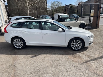 Used Volvo V60 2017 for sale - 78049915: Photo