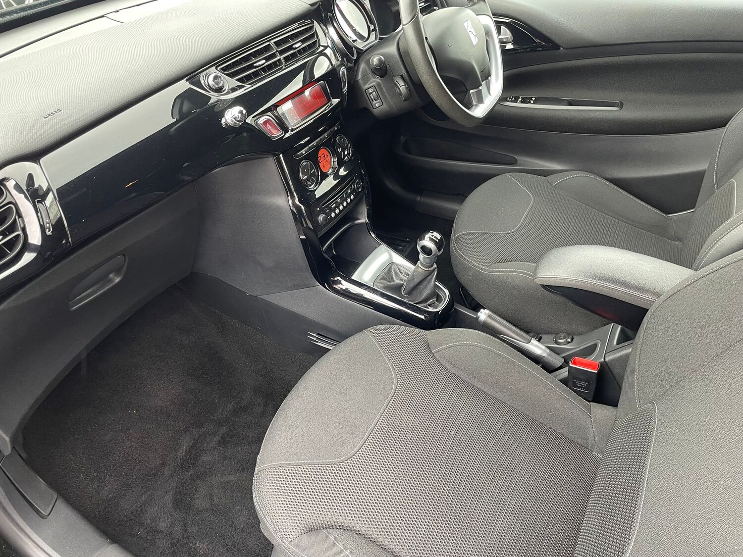 Used Citroen DS3 2015 for sale - 78149980: Photo 9