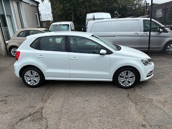 Used Volkswagen Polo 2016 for sale - 79583350: Photo