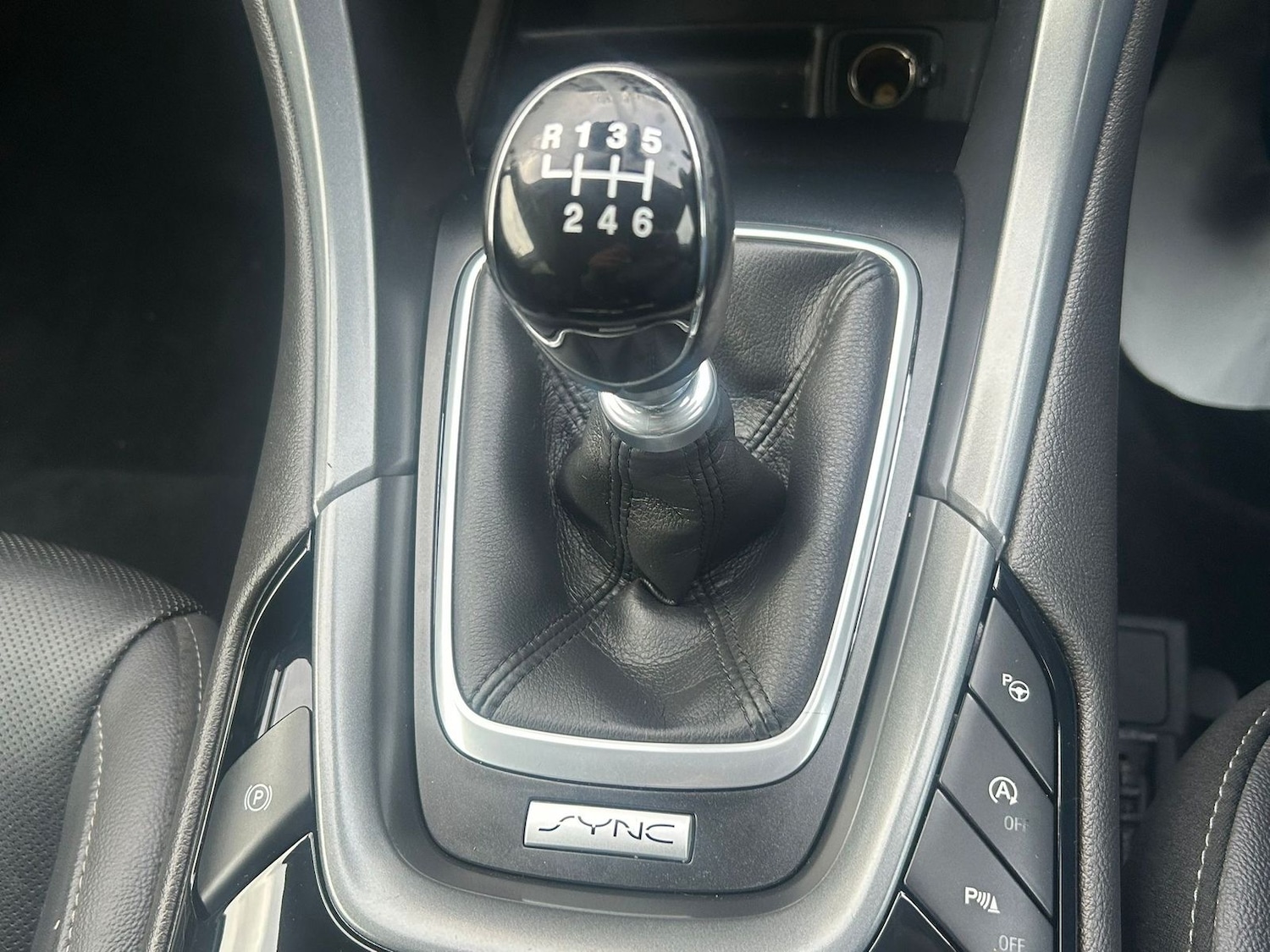 Used Ford Mondeo 2017 for sale - 76297385: Photo 13