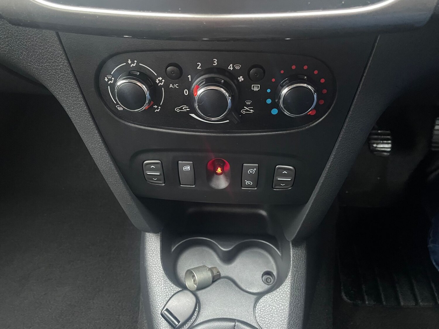 Used Dacia Sandero 2015 for sale - 77405584: Photo 15