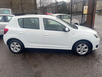 Used Dacia Sandero 2015 for sale - 77405584: Photo