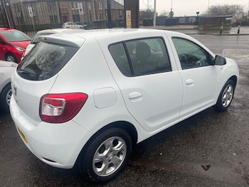 Used Dacia Sandero 2015 for sale - 77405584: Photo