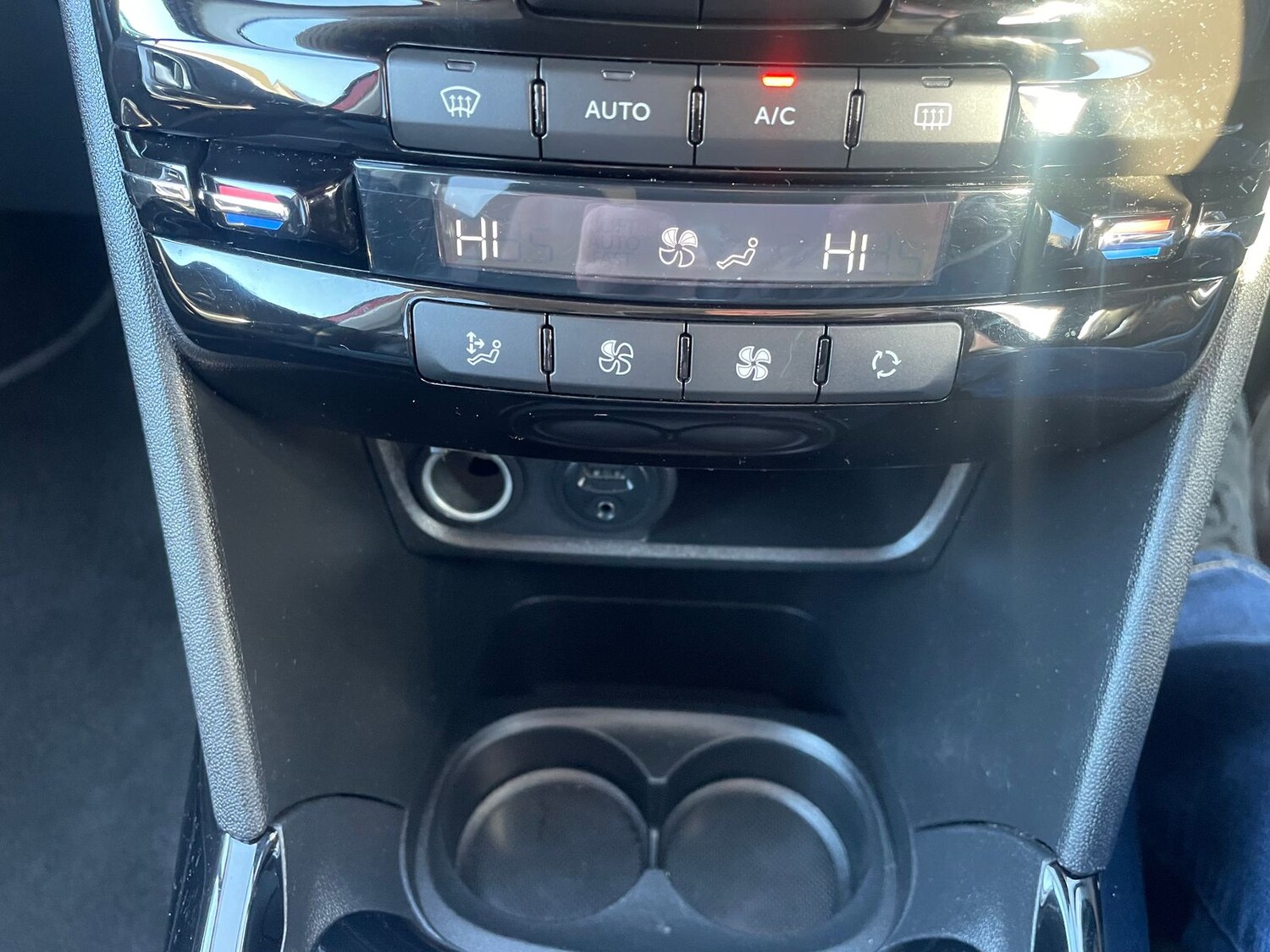 Used Peugeot 2008 2015 for sale - 77726240: Photo 18