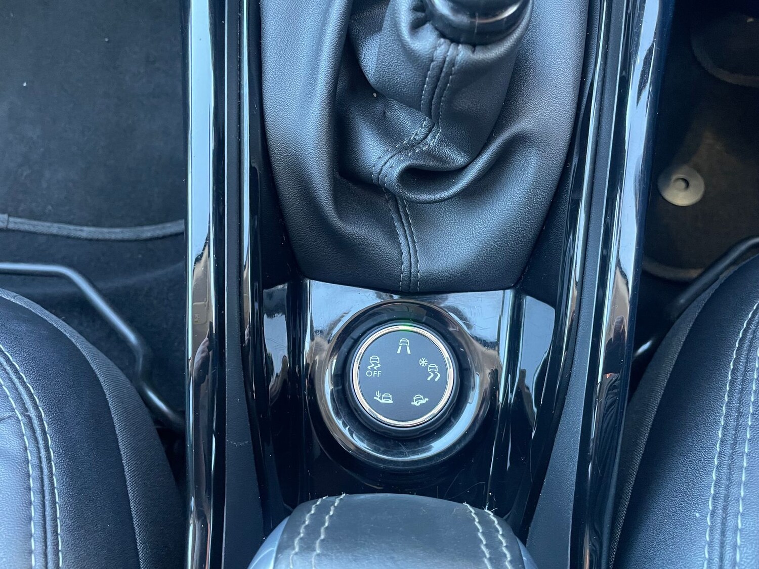 Used Peugeot 2008 2015 for sale - 77726240: Photo 19