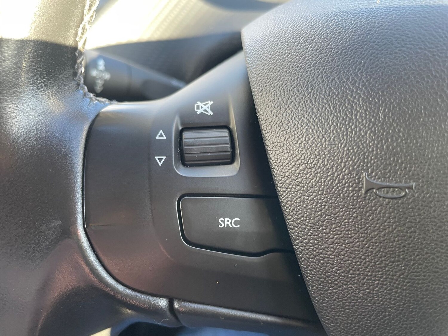 Used Peugeot 2008 2015 for sale - 77726240: Photo 20