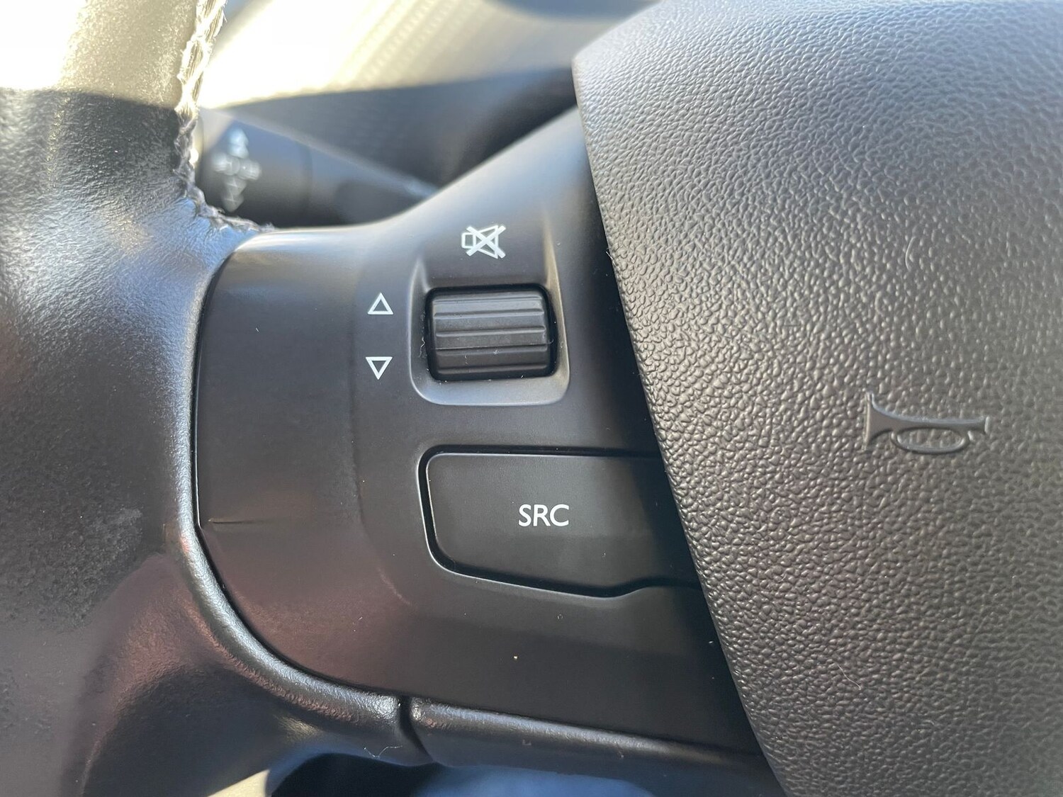 Used Peugeot 2008 2015 for sale - 77726240: Photo 21