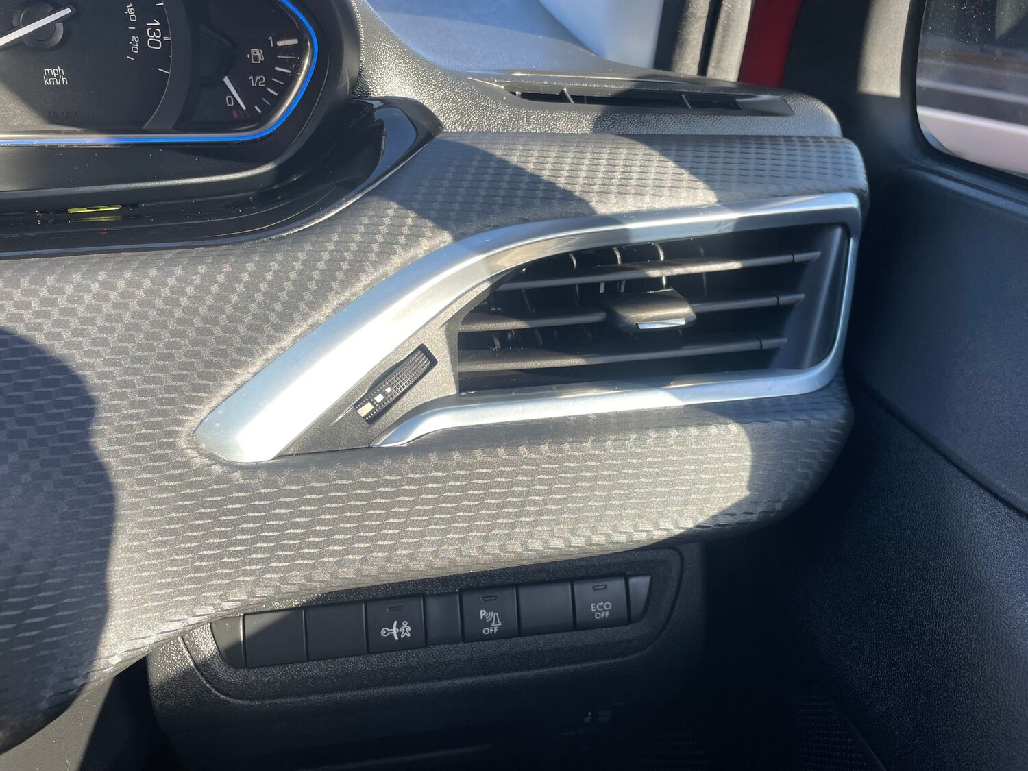 Used Peugeot 2008 2015 for sale - 77726240: Photo 24