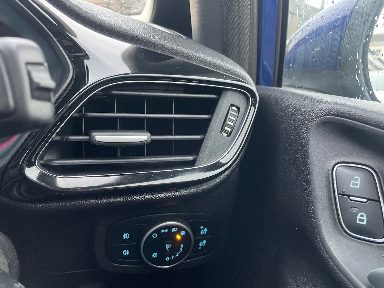 Used Ford Fiesta 2018 for sale - 77010623: Photo 20