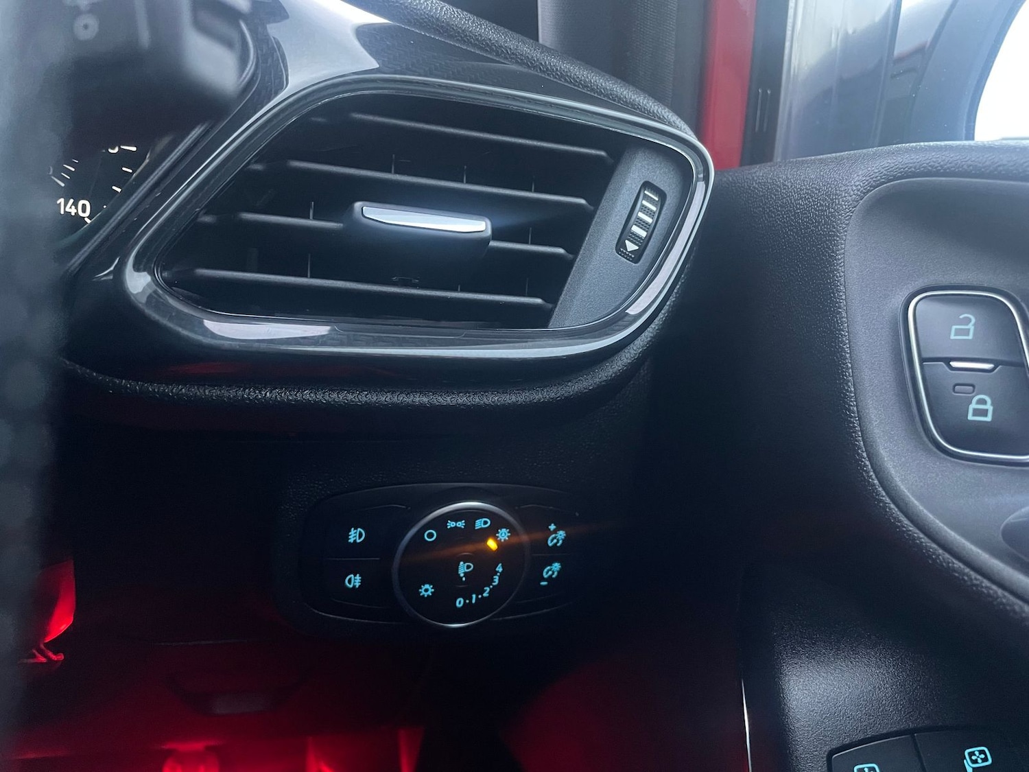 Used Ford Fiesta 2018 for sale - 76661199: Photo 24