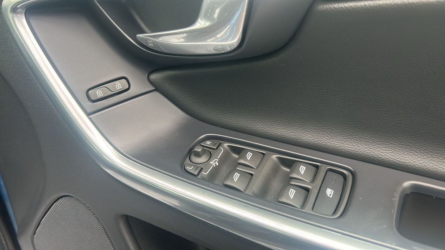 Used Volvo XC60 2016 for sale - 76229375: Photo 9