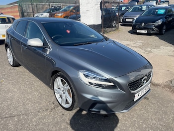 Used Volvo V40 2017 for sale - 75579844: Photo