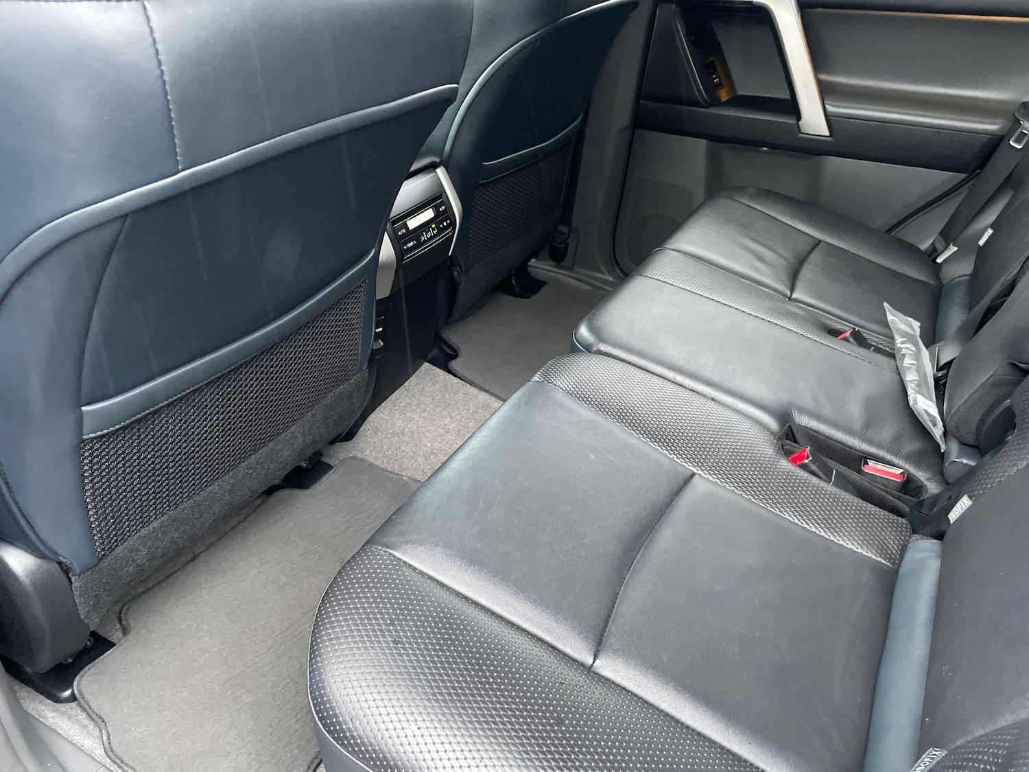 Used Toyota Land Cruiser 2013 for sale - 77480328: Photo 15