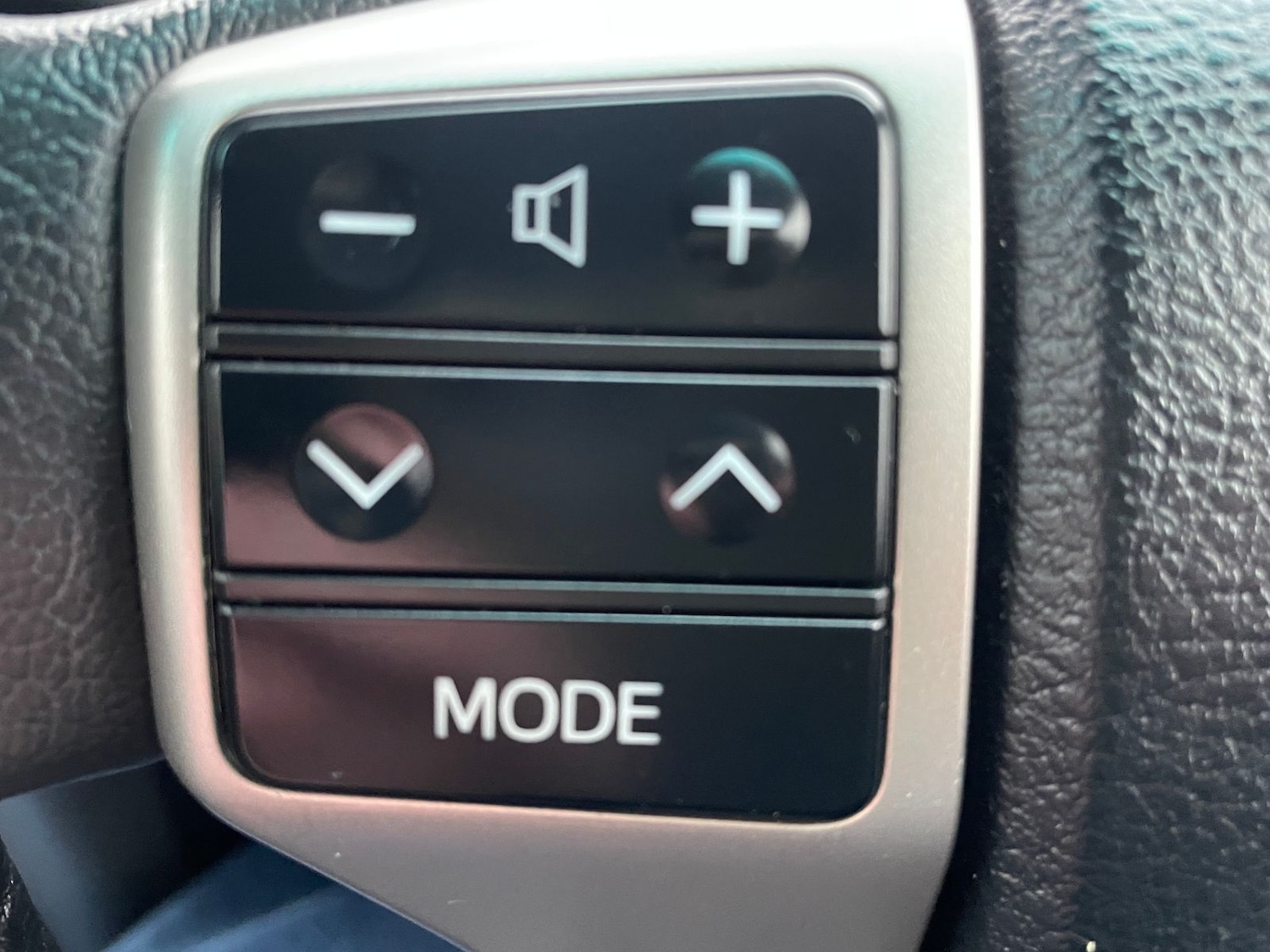 Used Toyota Land Cruiser 2013 for sale - 77480328: Photo 24