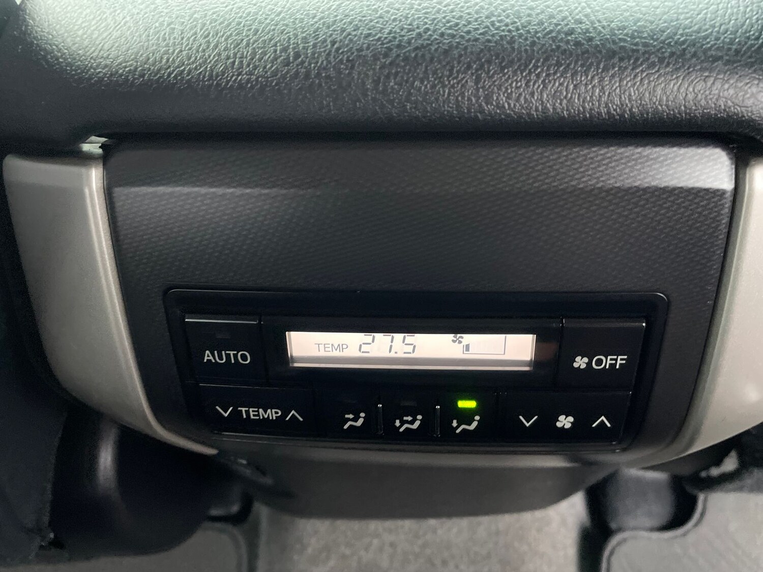 Used Toyota Land Cruiser 2013 for sale - 77480328: Photo 29