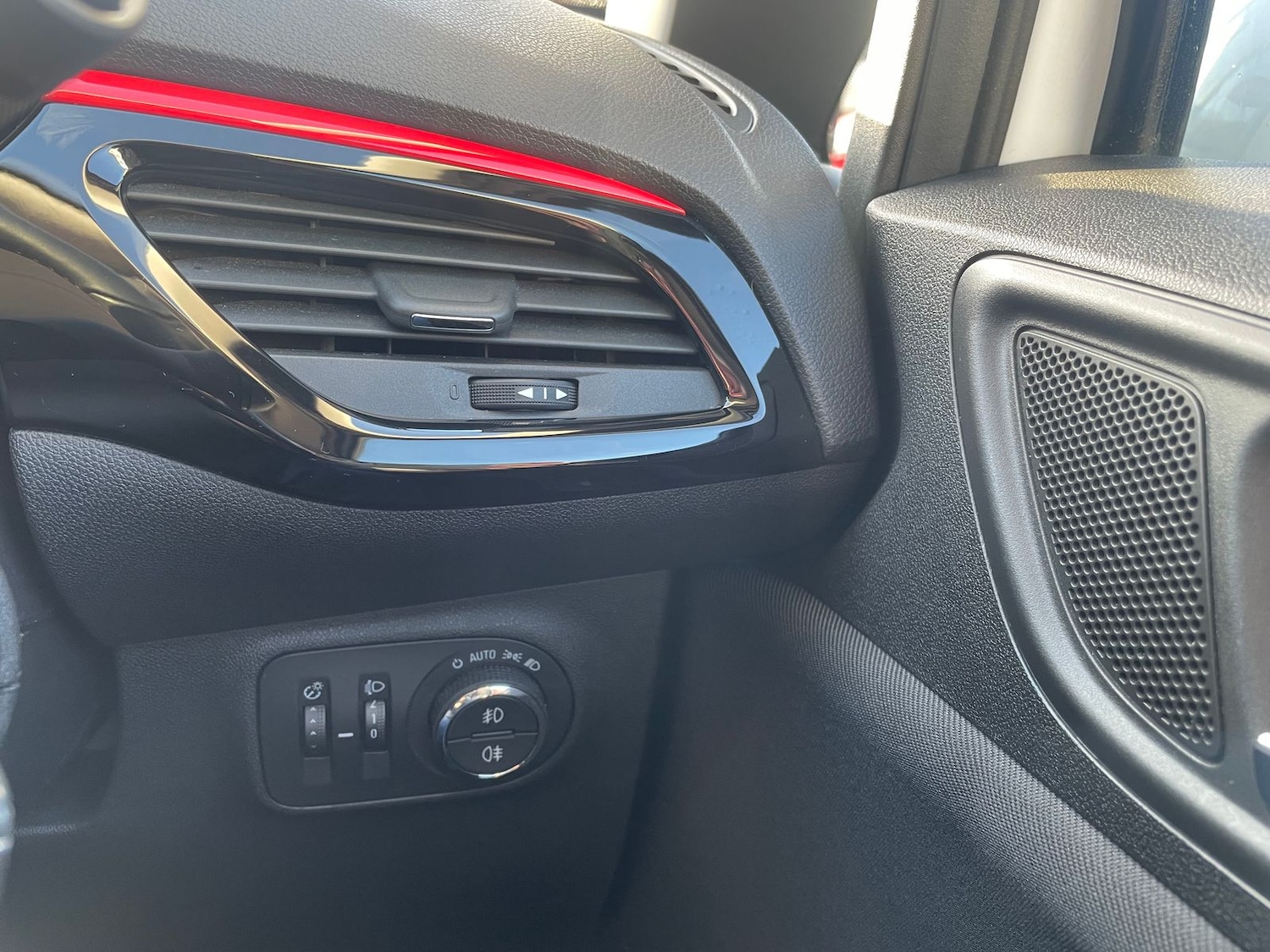 Used Vauxhall Corsa 2016 for sale - 77082713: Photo 19