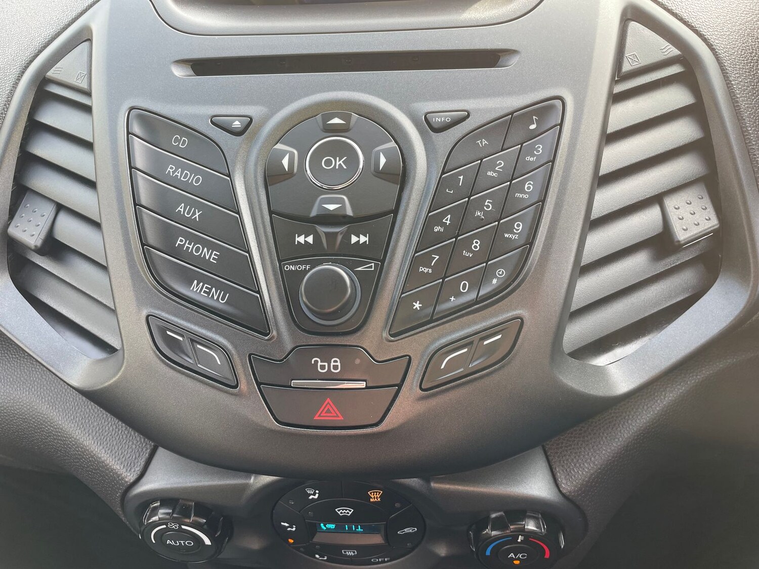 Used Ford Ecosport 2015 for sale - 77942303: Photo 16