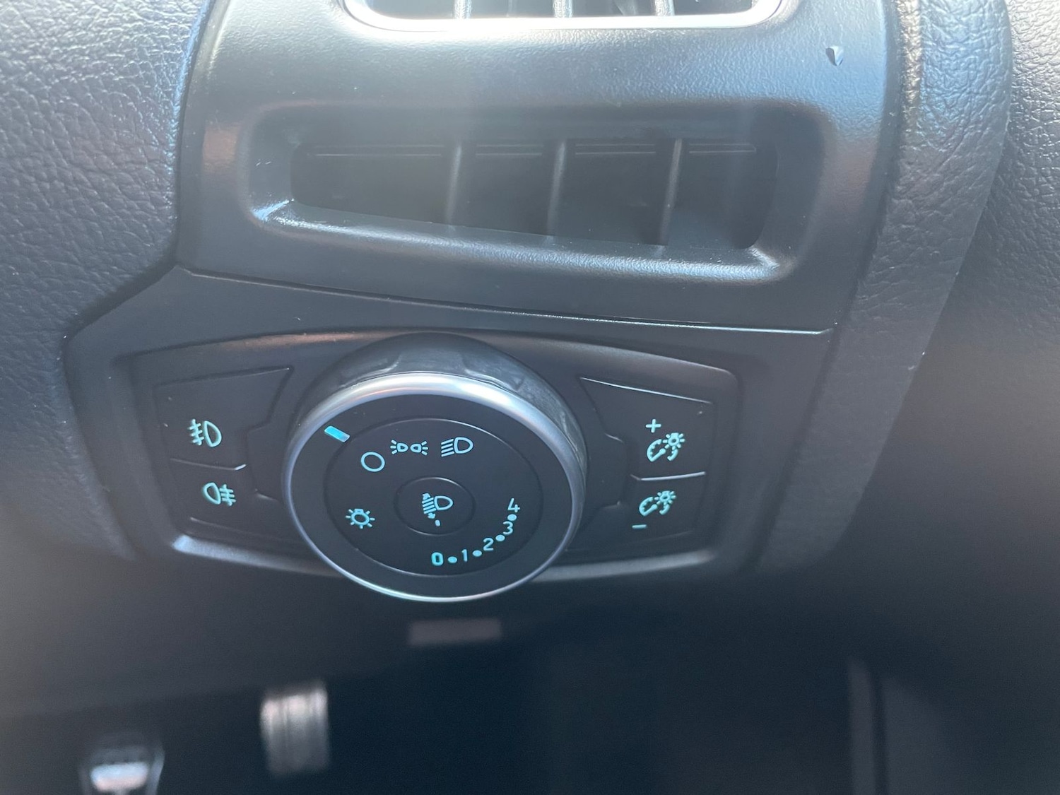 Used Ford Focus 2016 for sale - 76901635: Photo 24