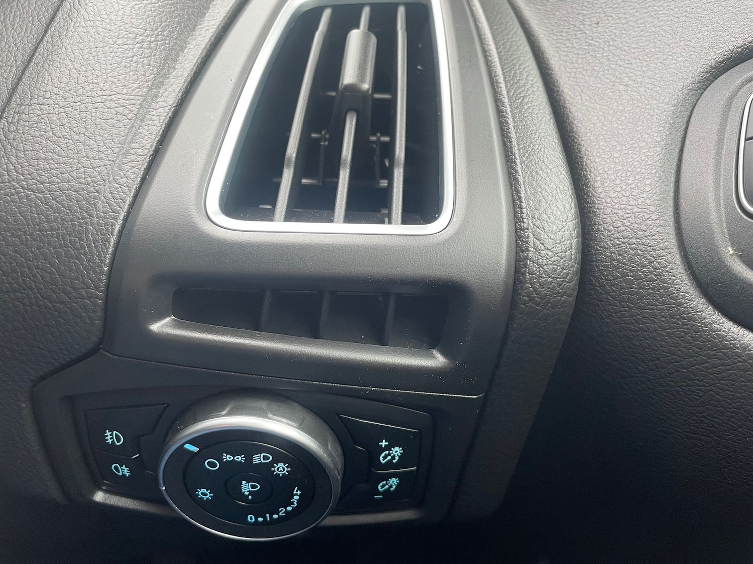 Used Ford Focus 2017 for sale - 76372608: Photo 22