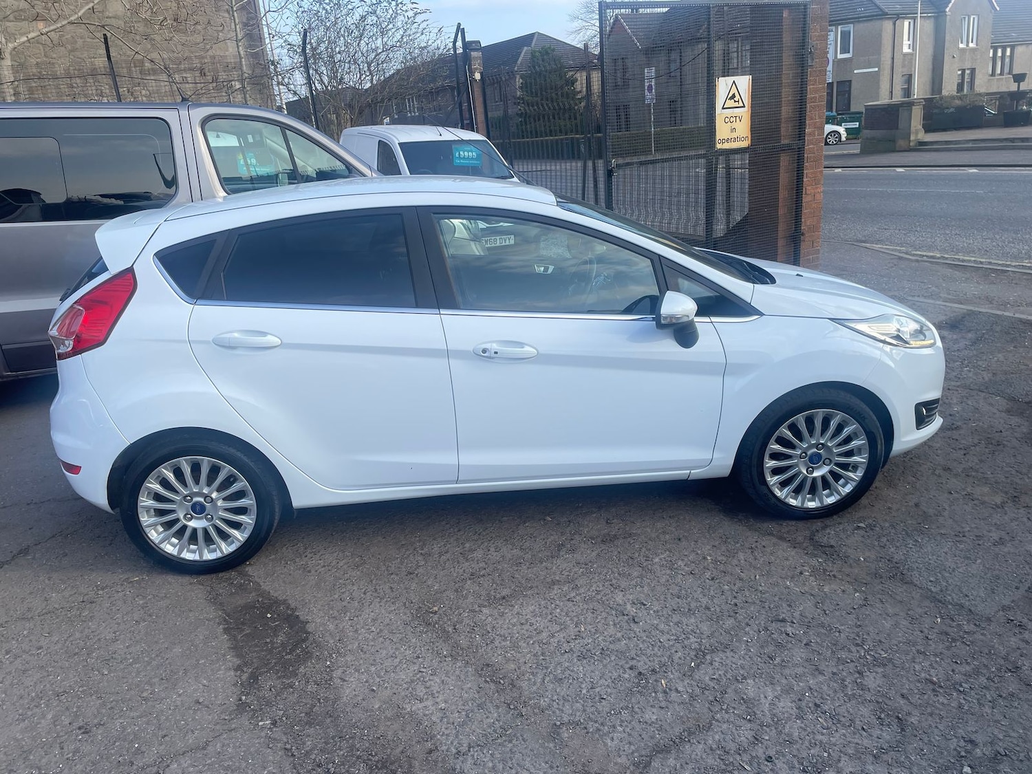 Used Ford Fiesta 2014 for sale - 77755889: Photo 3