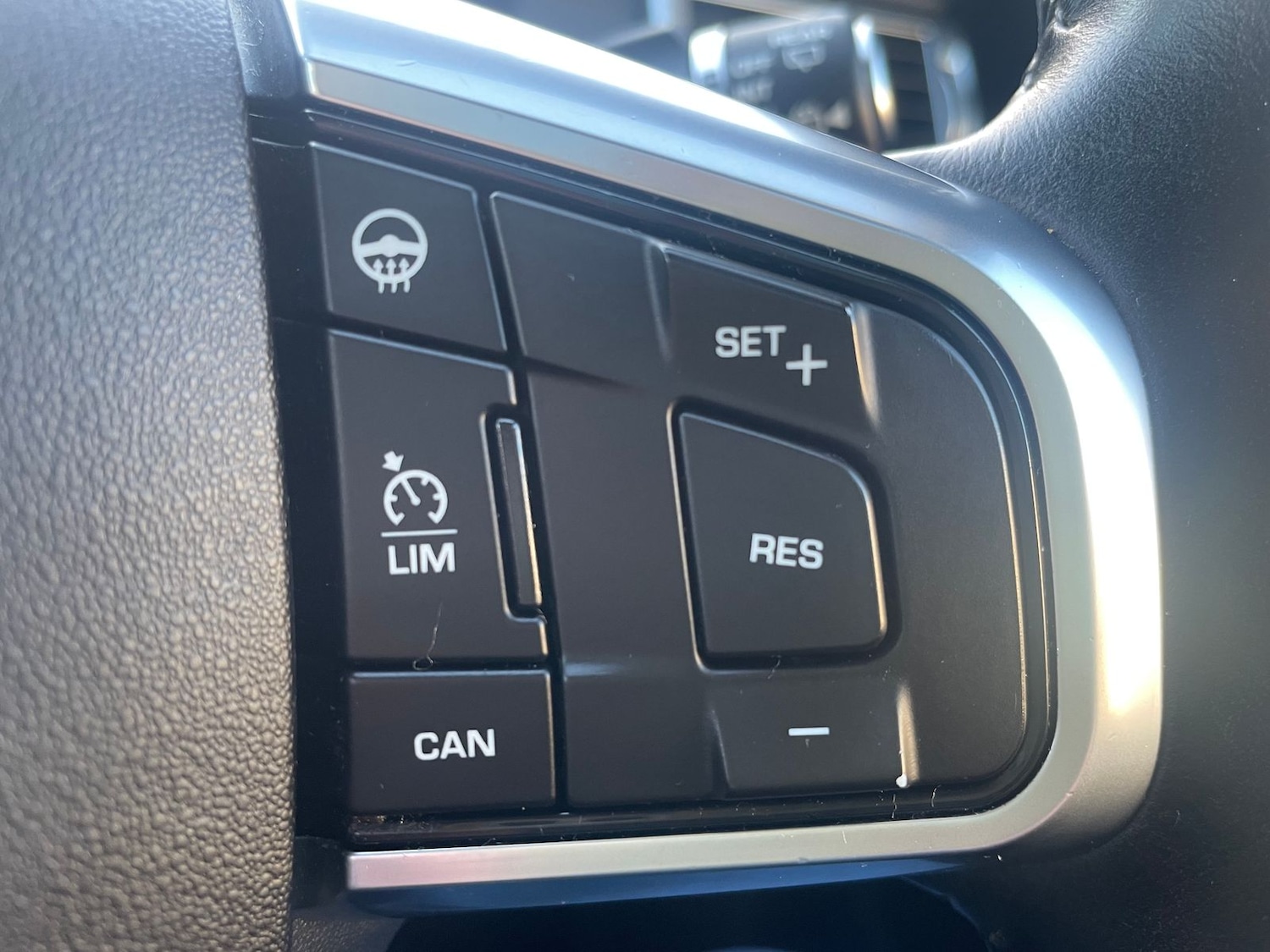 Used Land Rover Discovery Sport 2015 for sale - 77075888: Photo 23