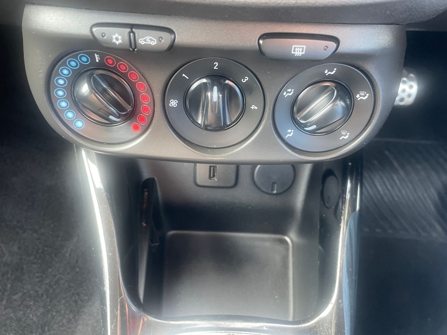 Used Vauxhall ADAM 2017 for sale - 78150008: Photo 14