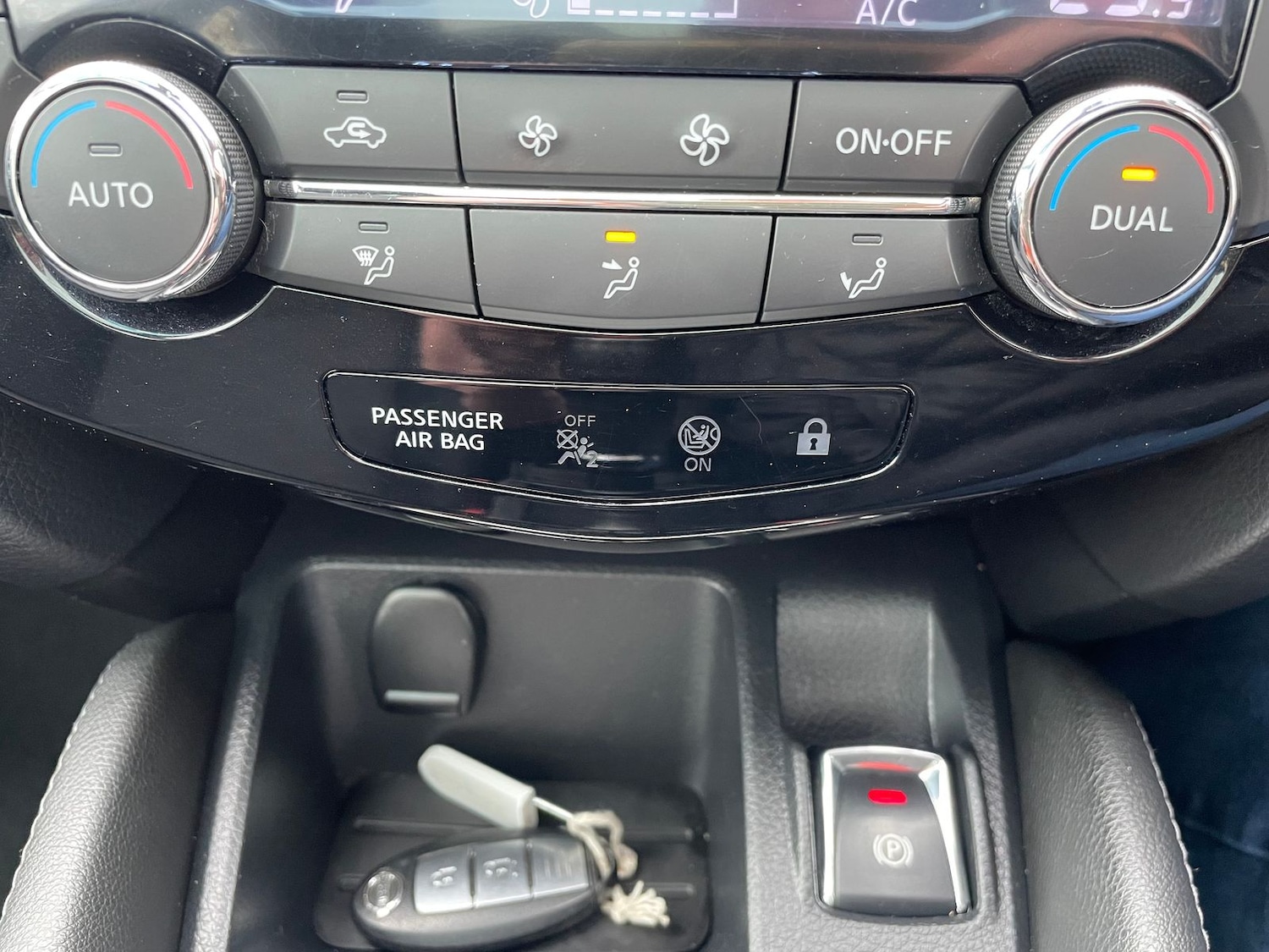 Used Nissan Qashqai 2014 for sale - 77660490: Photo 15