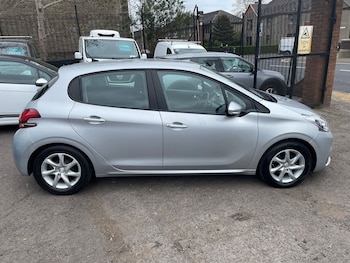 Used Peugeot 208 2016 for sale - 78418776: Photo