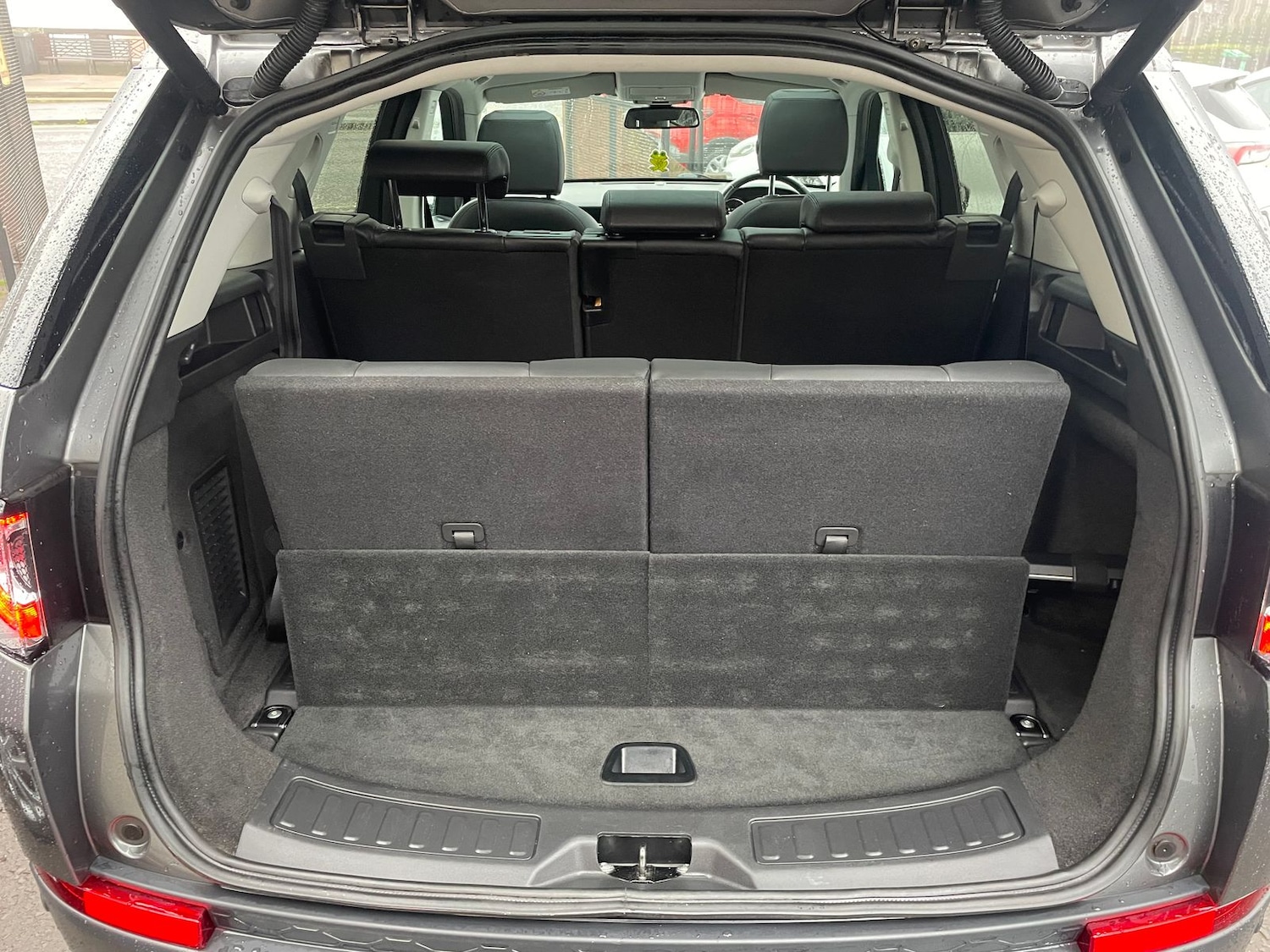 Used Land Rover Discovery Sport 2018 for sale - 76487358: Photo 11