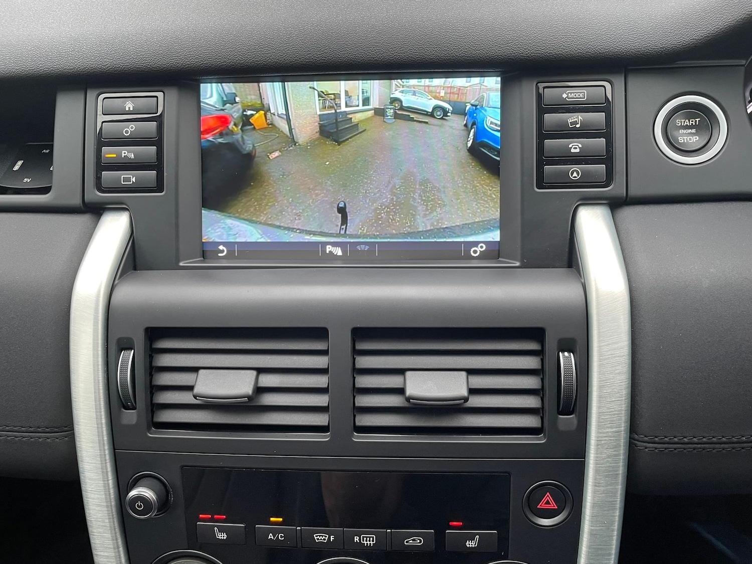 Used Land Rover Discovery Sport 2018 for sale - 76487358: Photo 19