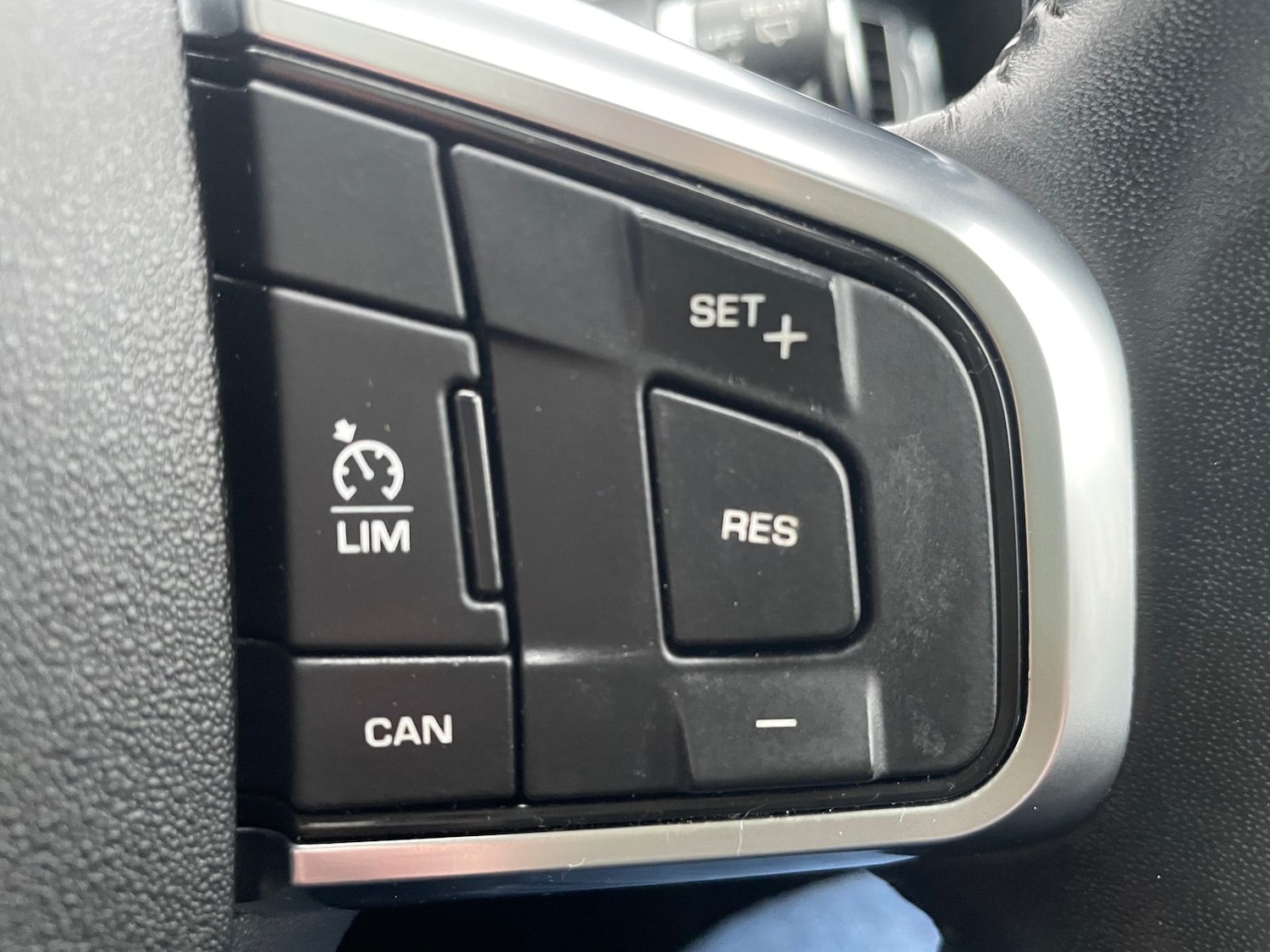 Used Land Rover Discovery Sport 2018 for sale - 76487358: Photo 24