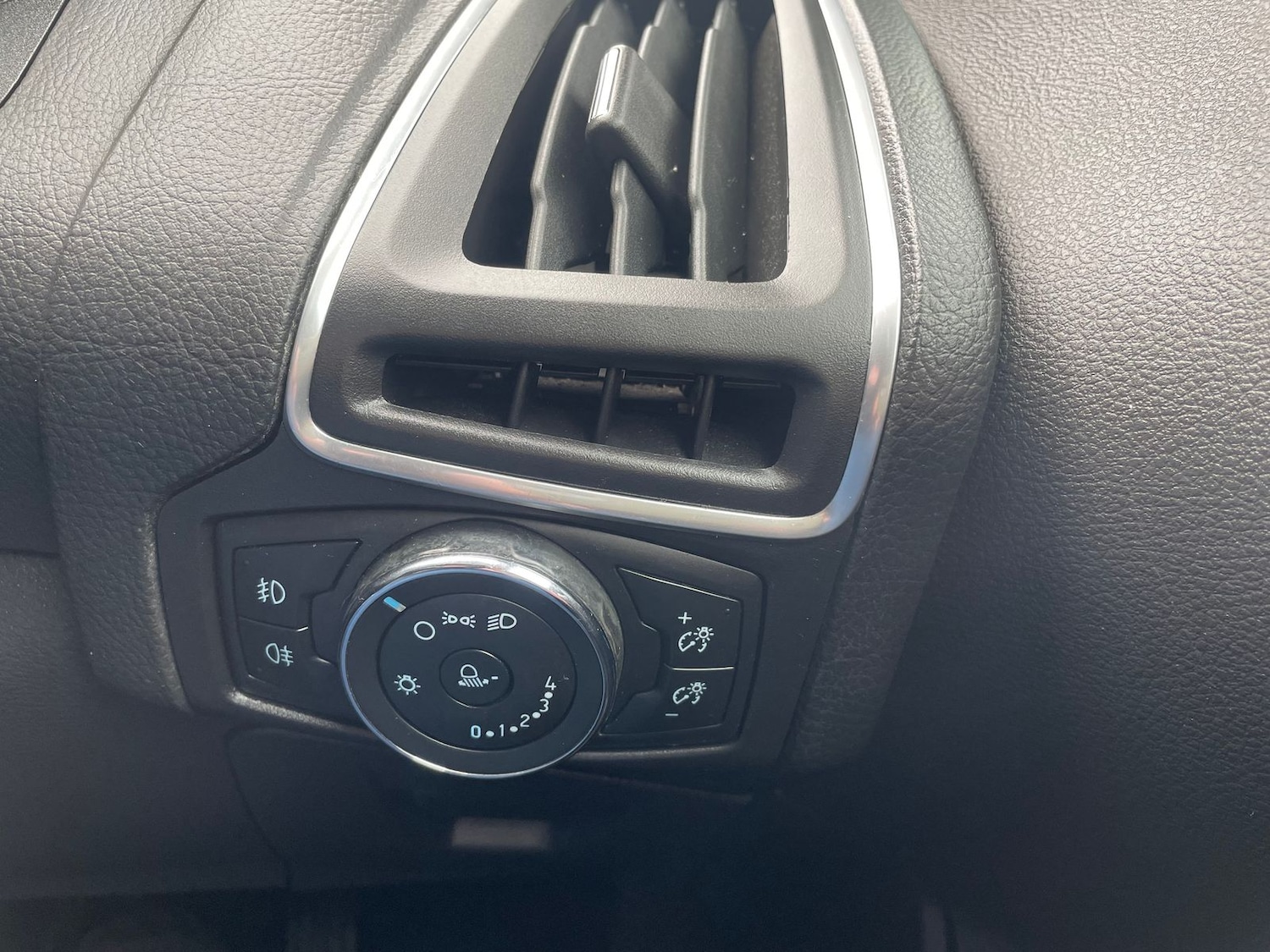 Used Ford Focus 2013 for sale - 78175853: Photo 21