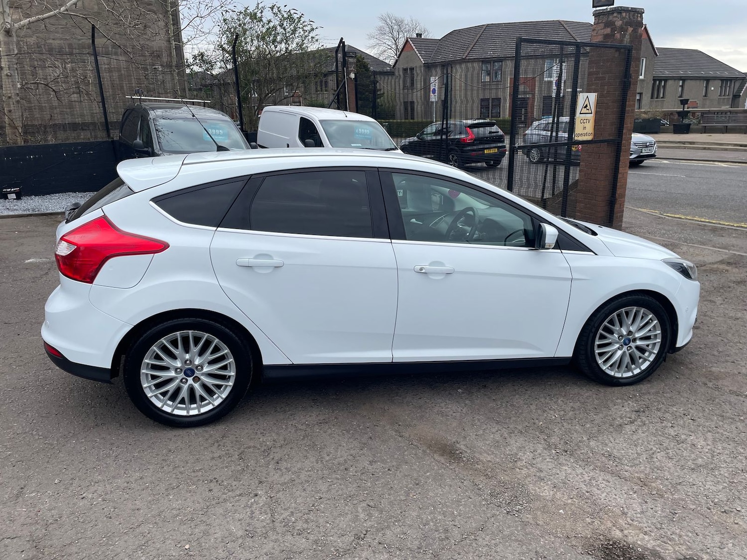 Used Ford Focus 2013 for sale - 78175853: Photo 3